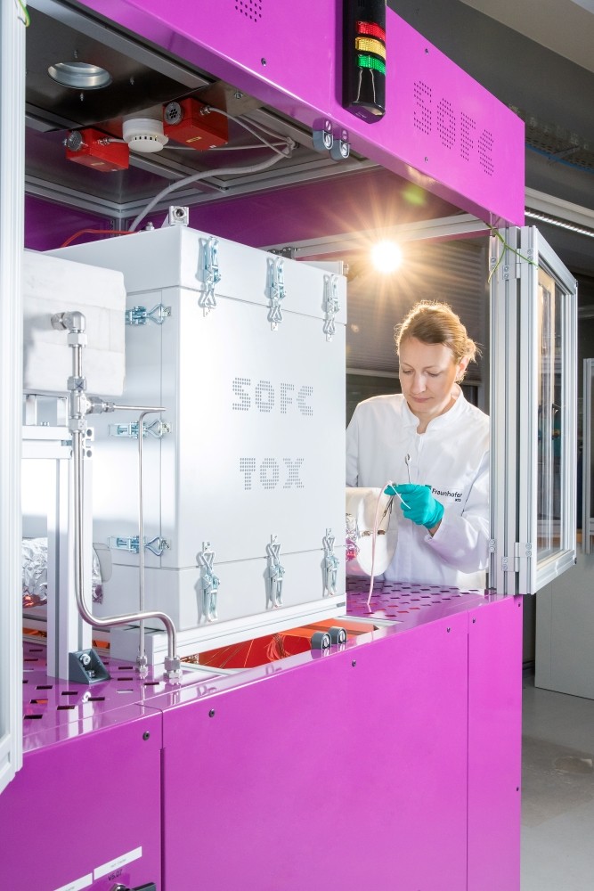 Demonstration plant for CO2-free electricity generation with ammonia in high-temperature fuel cells (SOFCs)